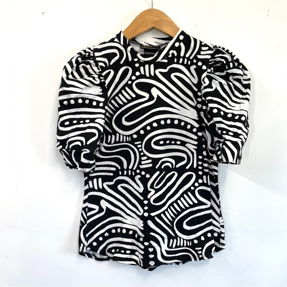 Nooworks Black and White Puff Sleeve t-shirt top